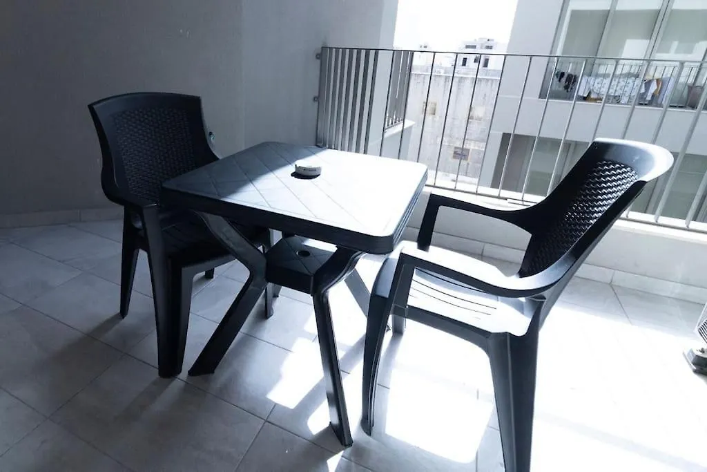 Lovely Modern 1 Bedroom Apartment In San Gwann 0*,